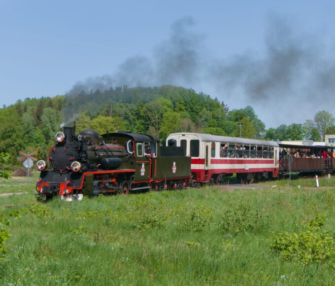 koszalińska kolejka zyska nowy komfort. kupiono aż cztery wagony ze szwajcarii