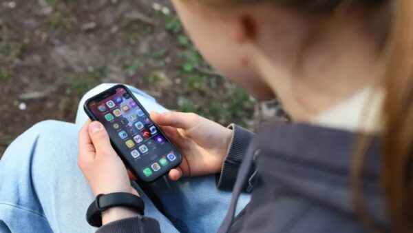 koniec z telefonami w szkołach? sejm podjął decyzję