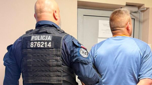 znany policjantom kierowca znów próbował uciec. pościg ulicami polic zakończył się kilka ulic dalej