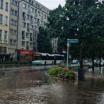 poniedziałkowa ulewa sparaliżowała część szczecina. zwik wyjaśnia, dlaczego pojawiły się podtopienia