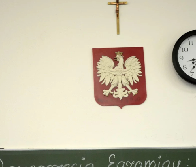 krzyże zostają w szkołach. barbara nowacka rozwiewa wątpliwości: „nie planujemy zmian”