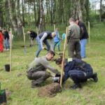 eko-osiedle w szczecinie. mieszkańcy posprzątali, świętowali i posadzili drzewa
