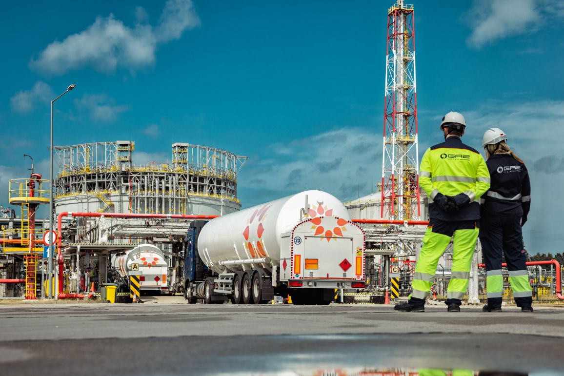 świnoujście przyspiesza z lng. terminal zwiększa możliwości i może obsłużyć już 60 cystern dziennie
