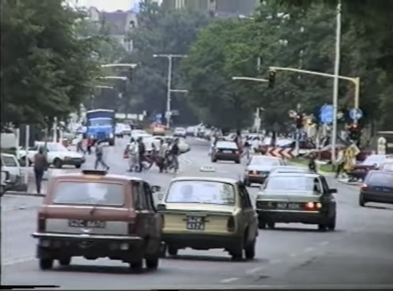 niezwykła podróż w czasie. taka była aleja wojska polskiego 32 lata temu