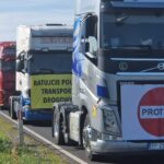 transportowcy blokują centrum szczecina. protest przeciwko trudnej sytuacji w branży