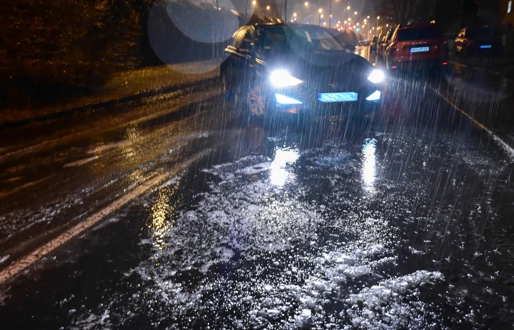 gołoledź sparaliżowała drogi, a kierowcy… wcisnęli gaz. szokujące statystyki z jednego dnia