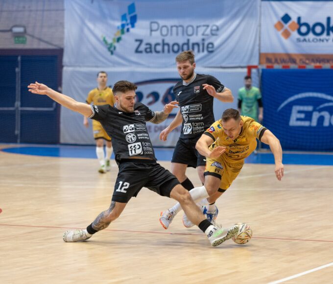Futsal Szczecin triumfuje w Toruniu! Sześć goli i awans w tabeli 18 futsal szczecin triumfuje w toruniu! sześć goli i awans w tabeli
