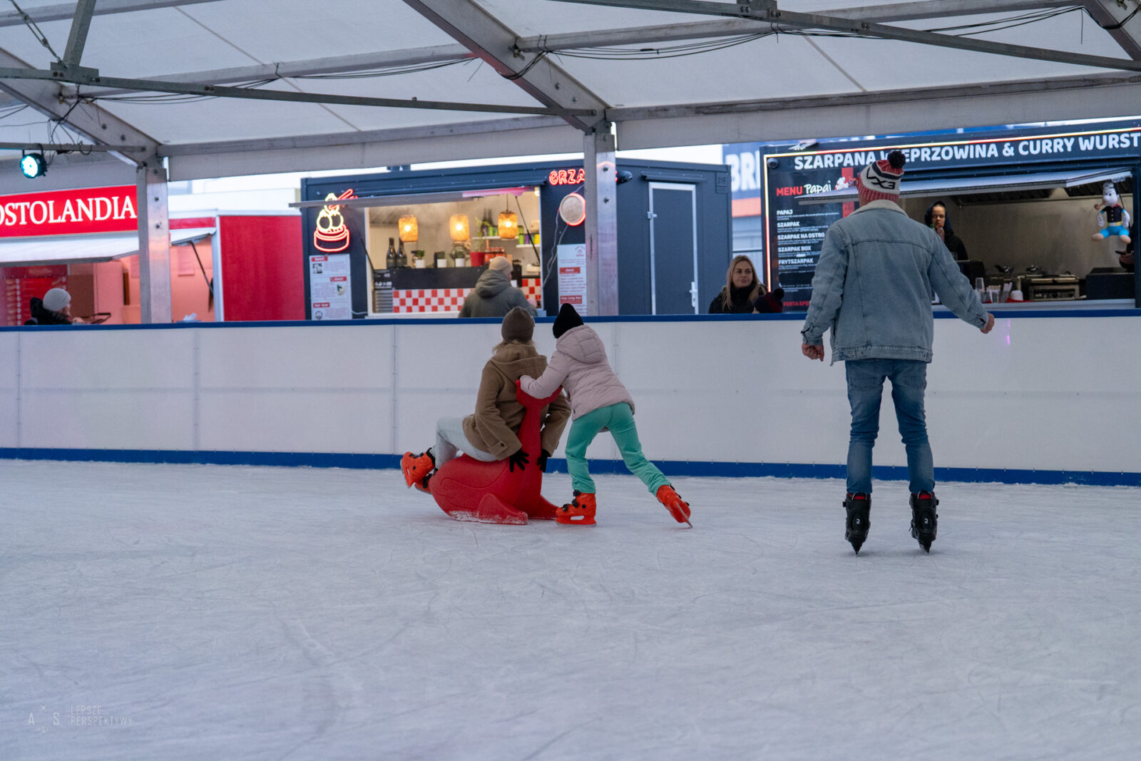 ostatnie dni na tafli! lodowisko przy hit2fit działa tylko do 15 marca