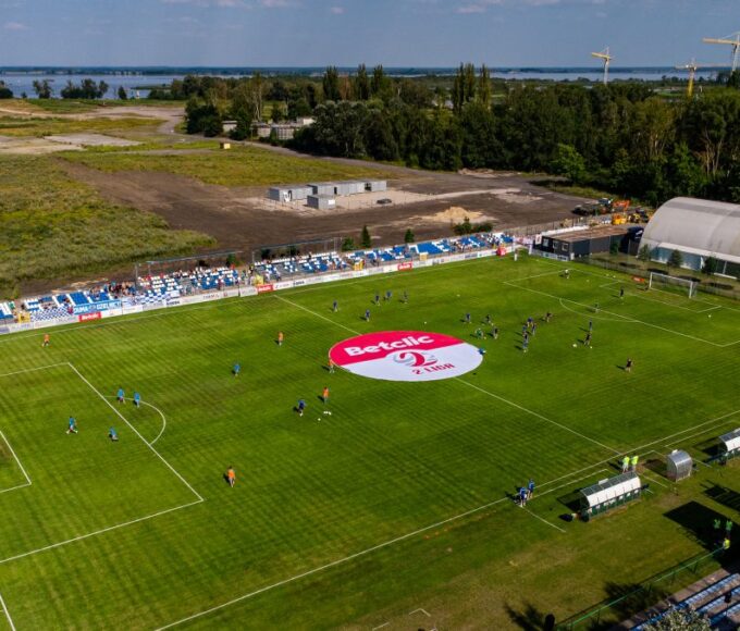 radni koalicji obywatelskiej chcą przebudowy stadionu świtu